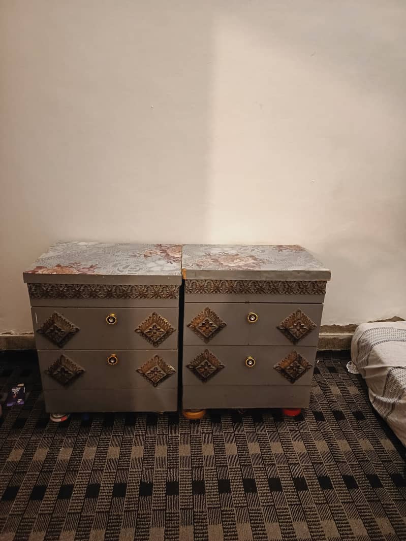 Bed Set (2 Side-Tables and Dressing Table) 2