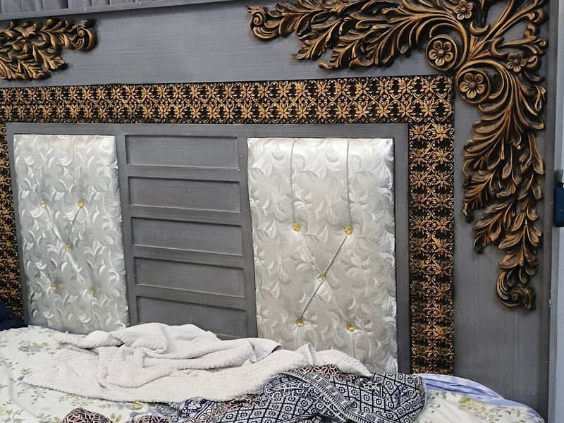 Bed Set (2 Side-Tables and Dressing Table) 6