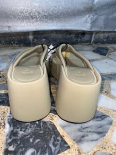 heels Zara brand