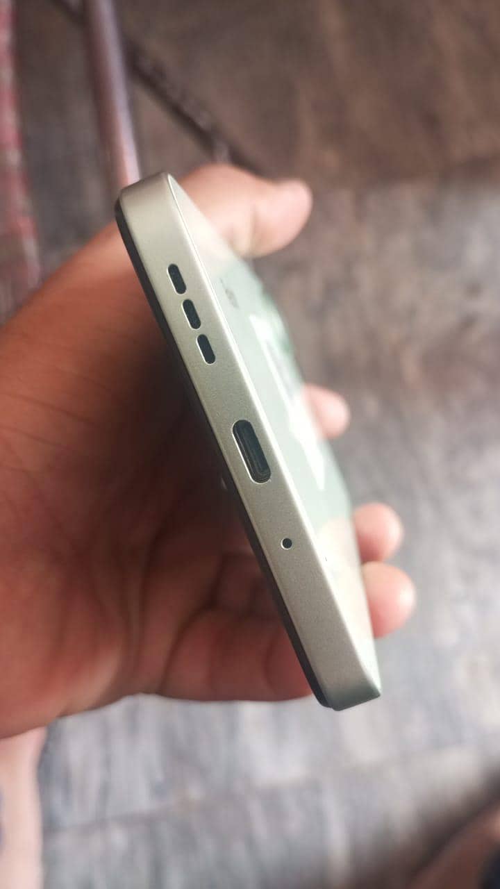 redmi  13 c  1 month use only 10 /10 1