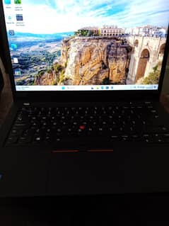 Lenovo Thinkpad core i5 8th gen ram 8gb rom 256gb