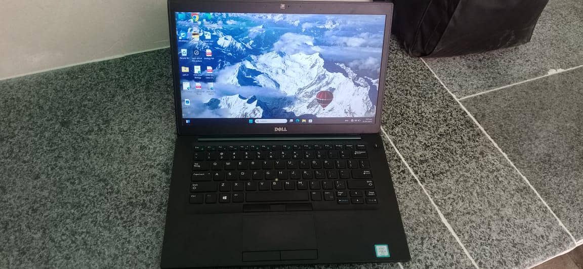Dell latitude 7490 i5 8th gen, 8gb ddr4 ram and 256gb SSD 0