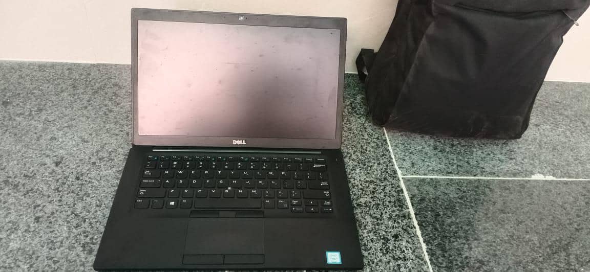 Dell latitude 7490 i5 8th gen, 8gb ddr4 ram and 256gb SSD 5