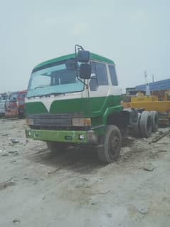 Mitsubishi truck