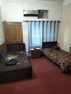 Biseater rooms are available for students and professionals