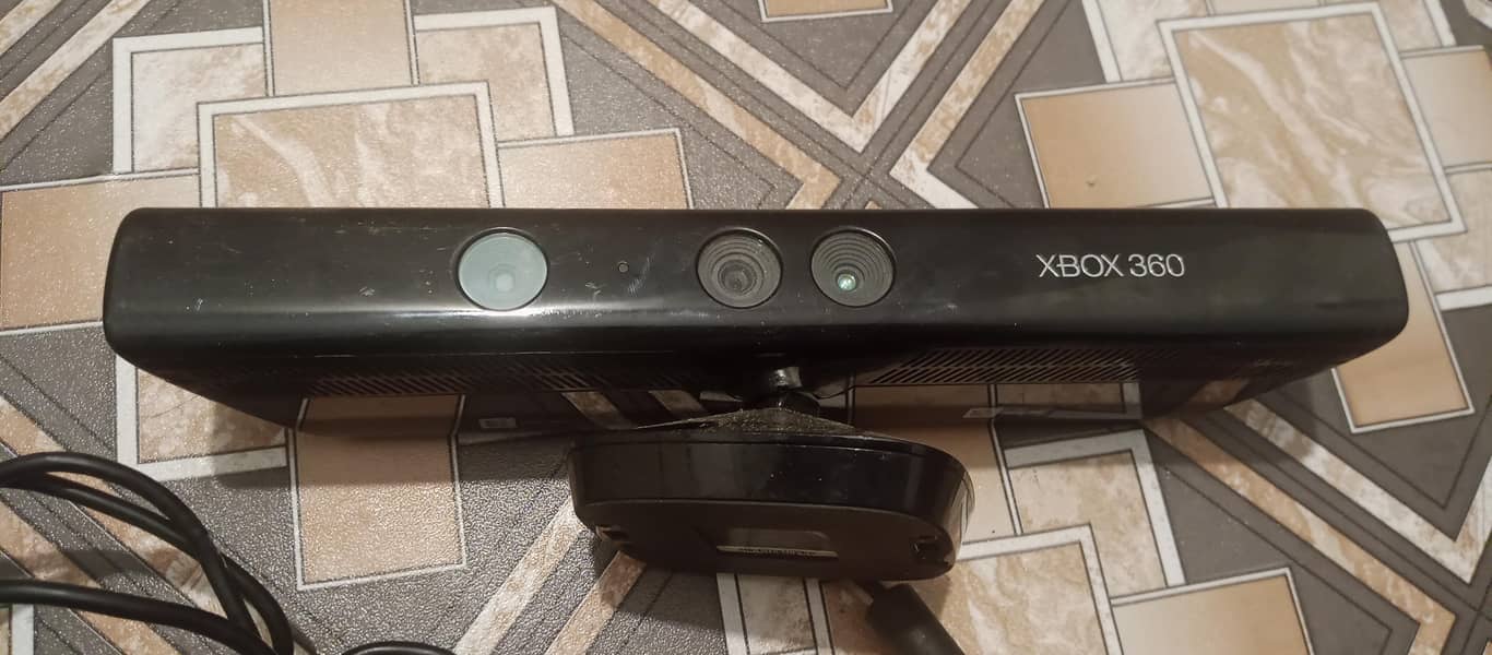 Xbox 360 Jtag-400+ games-1 controller and 1 Kinect-tcs delivery 3
