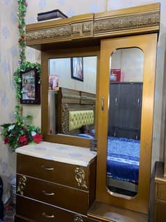 Dressing table Golden Colour size 4x6