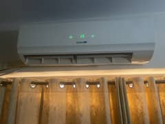 Green Air split AC in 10/10 condition !!