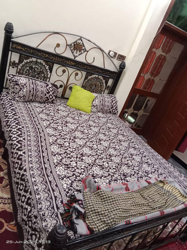 sofa set and bed without form for sale urgent with table 4