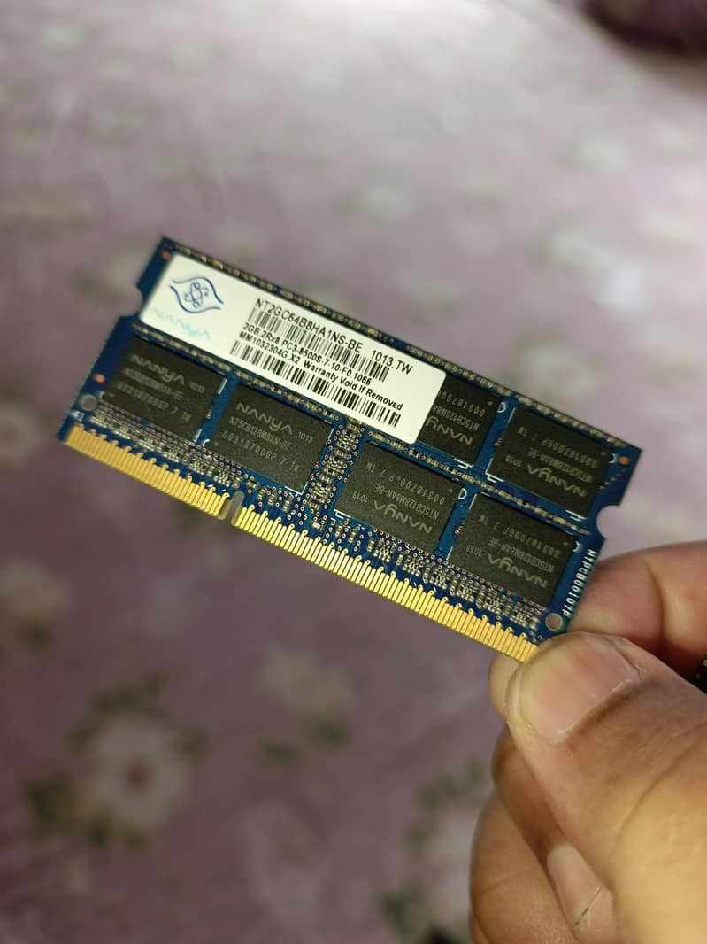 DDR3-1066 MHz laptop memory RAM module. 0