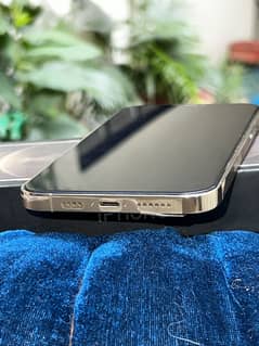 iPhone12