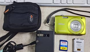 Nikon Coolpix compact digital 14 mp camera fully working