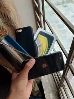 Iphone SE 2 JV Brand New Condition With 3 Free Cases and Box