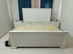 bed and side tables
