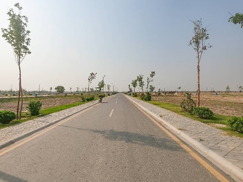 Hot Location 1 Kanal Balloted Plot Available in Overseas Central Block 3