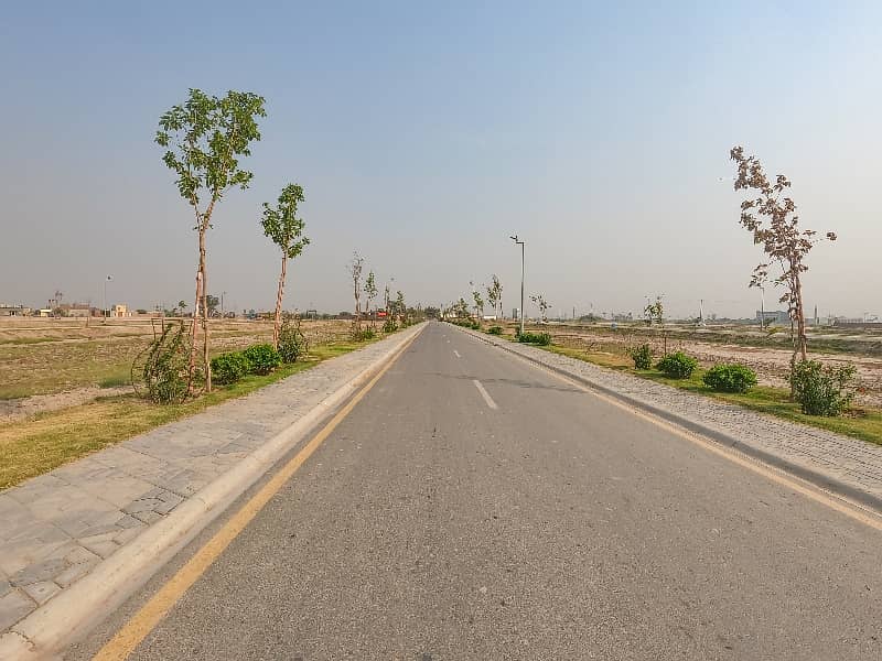 Hot Location 1 Kanal Balloted Plot Available in Overseas Central Block 4
