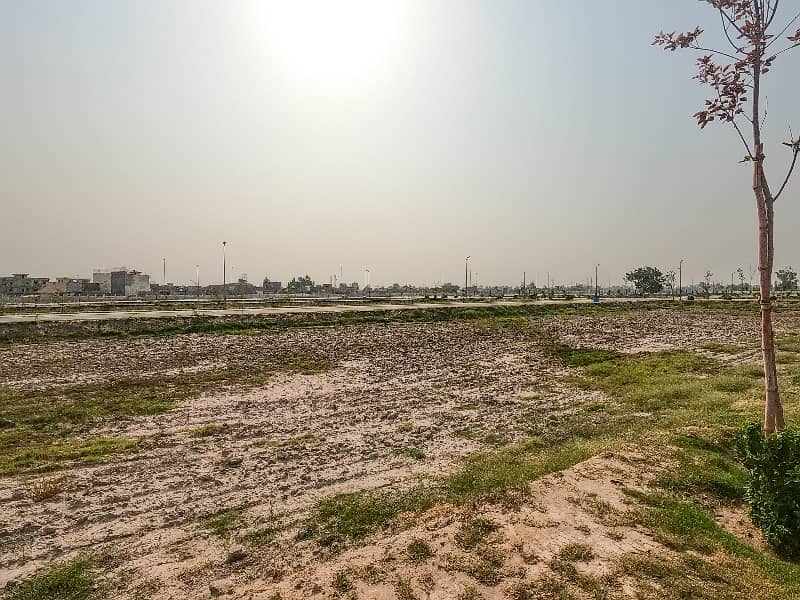 Hot Location 1 Kanal Balloted Plot Available in Overseas Central Block 6
