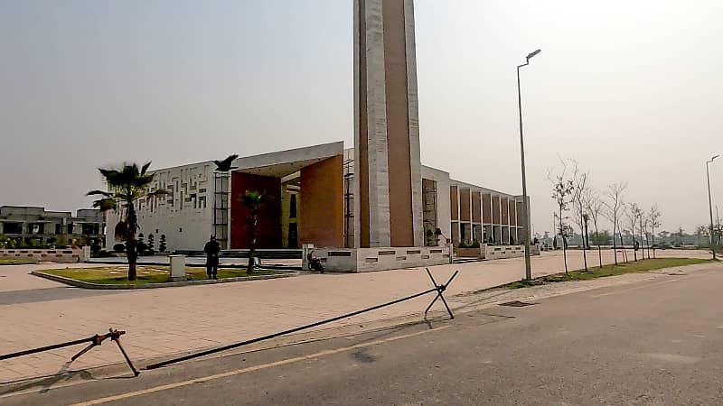 Hot Location 1 Kanal Balloted Plot Available in Overseas Central Block 14