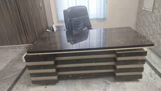 Boss Table Wooden