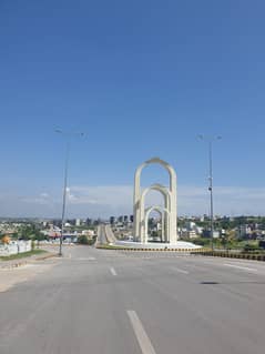 01 Kanal Non-Corner Plot No 00 St 02 for Sale on (Urgent Basis) on (Investor Rate) Nearby Masjid & Family Park in Sector G DHA 05 Islamabad