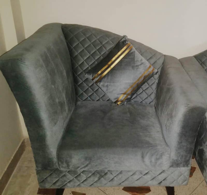 new condition only 1 month used 4
