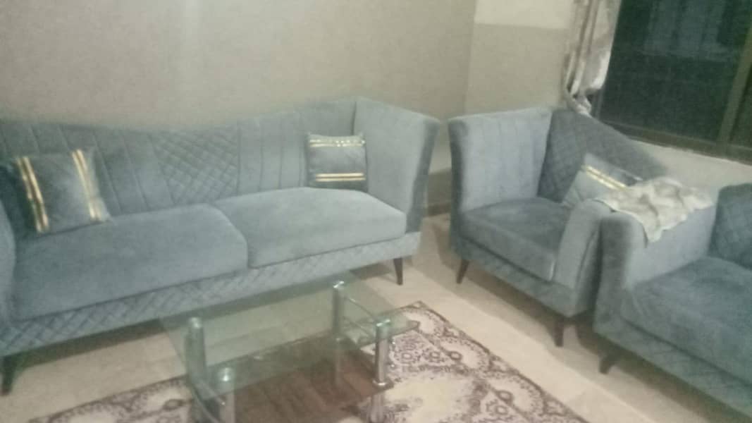 new condition only 1 month used 6