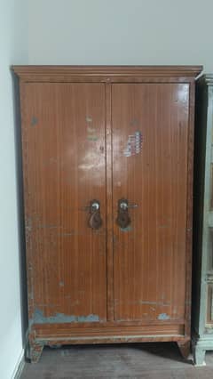 wardrobe/Almirah/Almari