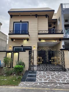 Stunning 5 Marla Brand New House For Sale In Lake City Raiwind Road Lahore