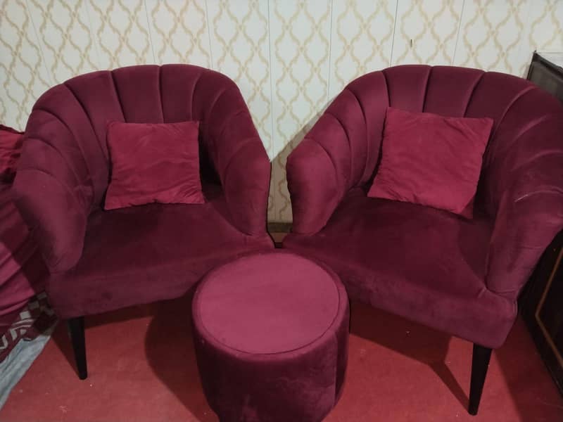 chairs set with table in good condition 5