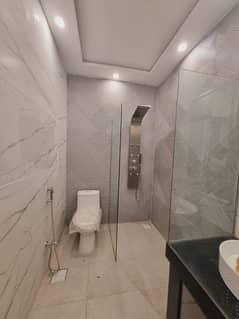 10 MARLA PORTION AVAILABLE FOR RENT