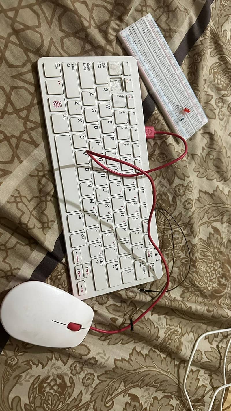 Raspberry pi 400 with 16gn Sd card 1