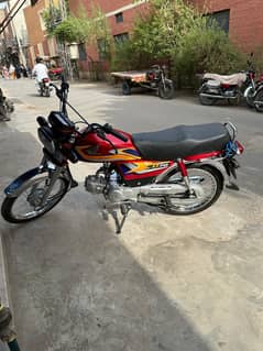Full Luch condition bilkul new bike hy