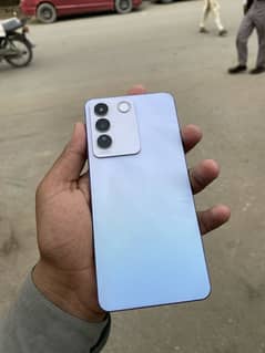 Vivo v27e in a very good condition