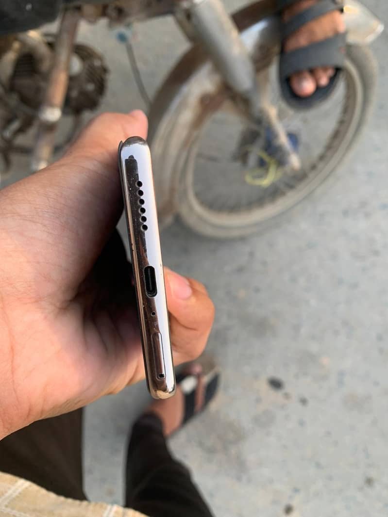 Koye maslah nhi mobile main 10/10 a condition 8