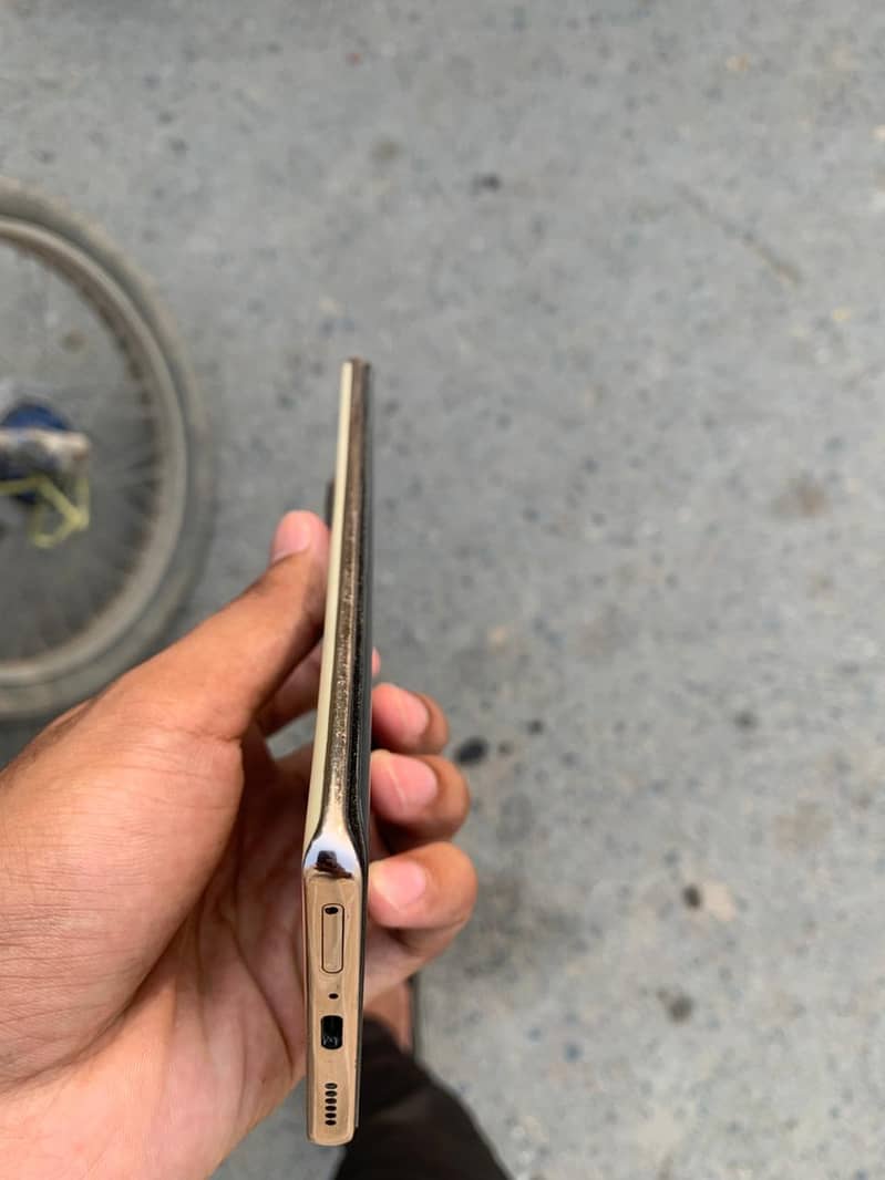 Koye maslah nhi mobile main 10/10 a condition 9