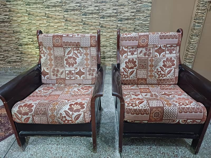 1 large and 3 small sofa set with table 1
