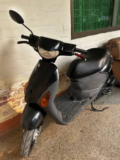 Suzuki let's 4