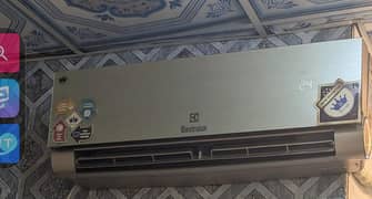 Electrolex 1 ton inverter heat anf cool . . oriignal Condition  .