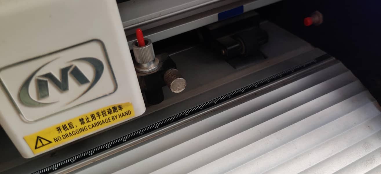 Plotter Machine for Sticker/Vinyl Cutting – Ready to Use! 1