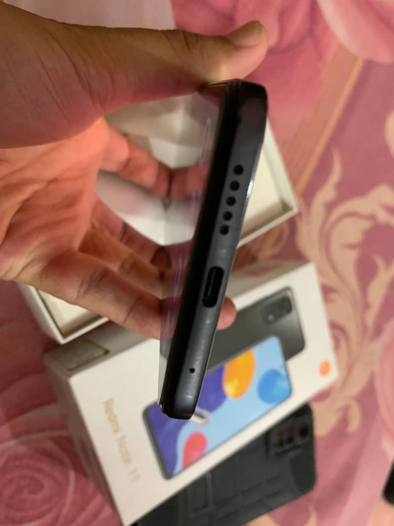 Redmi Note 11  One handuse with Box 3