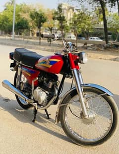 Honda 125 cg 2005  model Karachi number Whatsapp number 03200659982