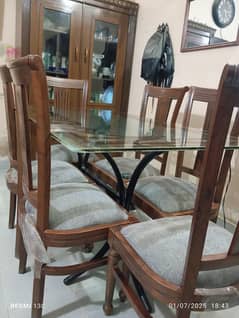 Dining Table along 6 chairs