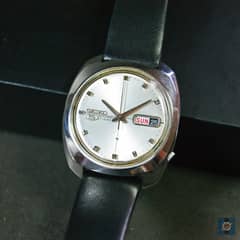 Vintage Seiko 5 Automatic Wrist Watch