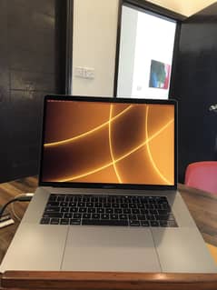 Macbook Pro 2017 screen issue