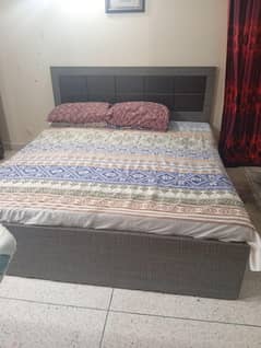 king bed/wardrobe two door