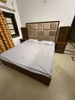 Bed King Size with side table