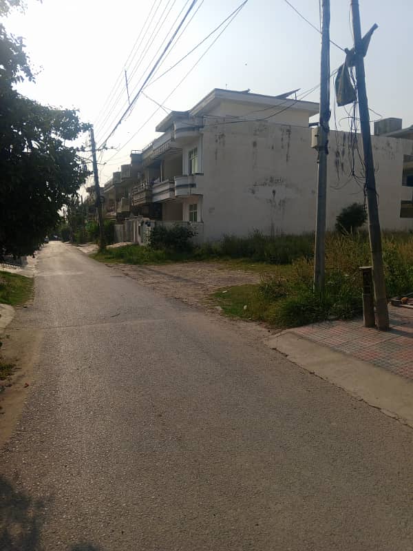 8 Marla PLOT Size (30+70) DEMAND 2 Corer 80 Lack CDA Transfer 12