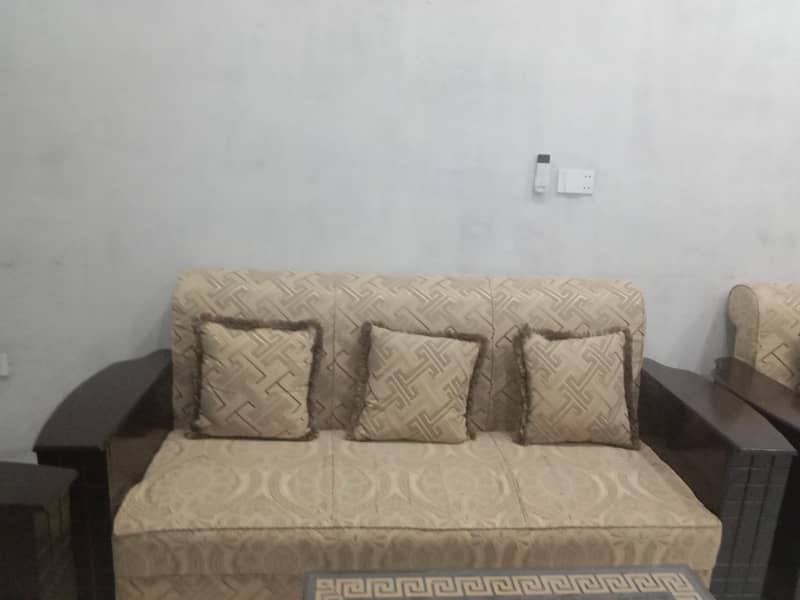 6 seater sofa set with one square shape table 3