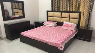 Complete bed set without mattress