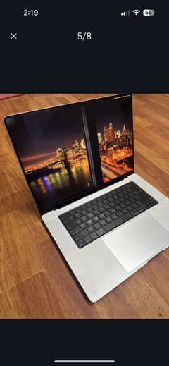 16” MacBook Pro for sale - single owner - never opened - screen issue
